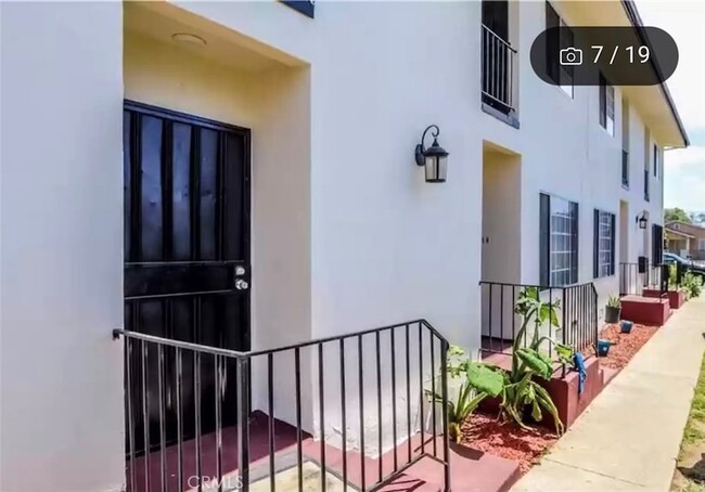 Photo - 151 E 95th St Unit 1