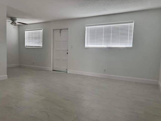 Photo - 402 Lake Shore Dr Unit 103