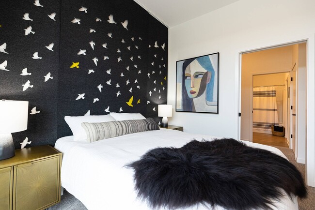 Building Photo - HELLO