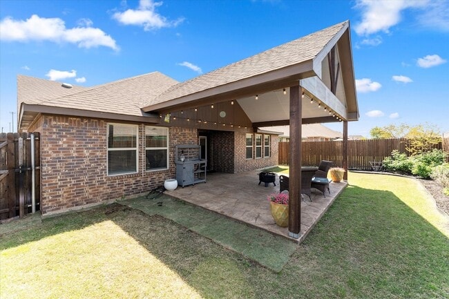 Photo - 137 Red Hickory Dr