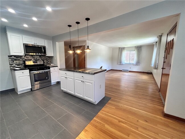 Photo - 3715 Beechwood Blvd