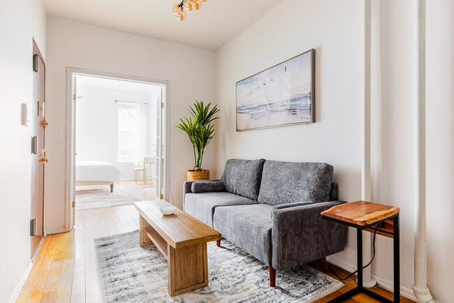 Building Photo - 221 E 26th St Unit SI FL2-ID1054298P