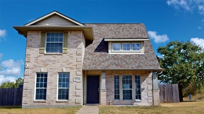 Building Photo - 4023 Southern Trace Dr