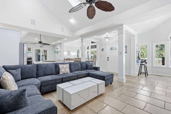 Building Photo - 6 Ibis St Unit SI ID1466129P