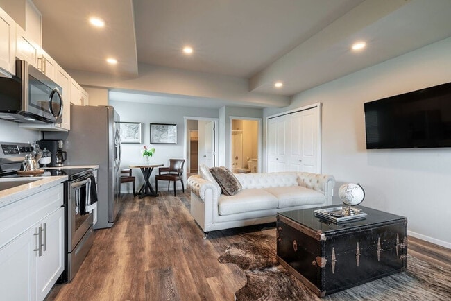 Photo - 624 E 32nd St Unit SI ID1296626P