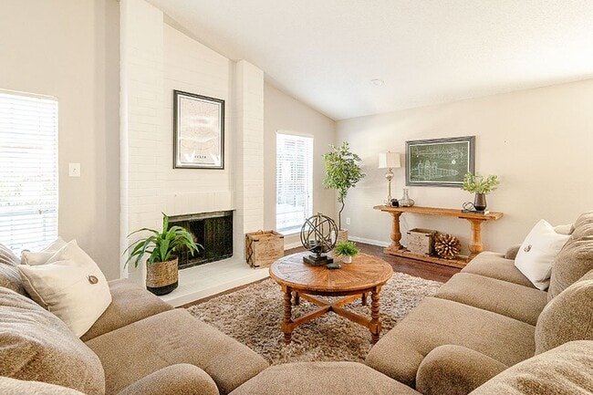 Photo - Arbors On Chimney Rock