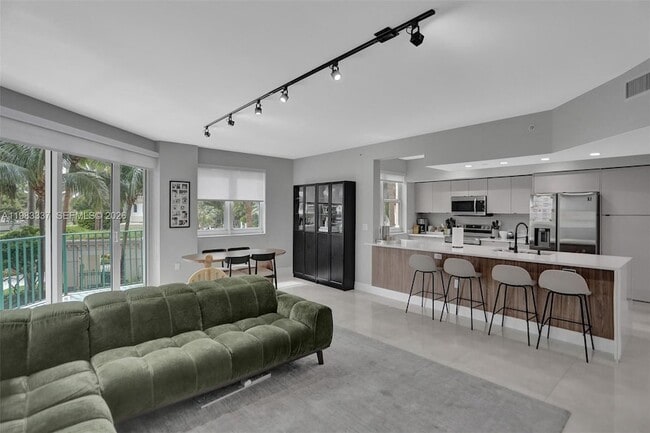 Photo - 20000 E Country Club Dr Unit 211