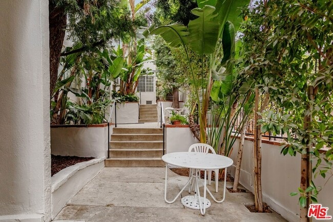 Photo - 2401 Beachwood Dr