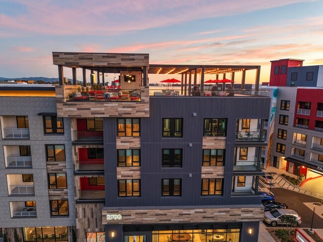 Building Photo - Panorama Riverpark
