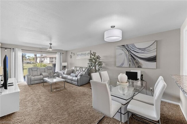 Photo - 1358 Derbyshire Ct