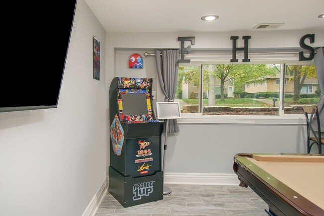 Building Photo - 40 S Main St Unit SI ID1285081P