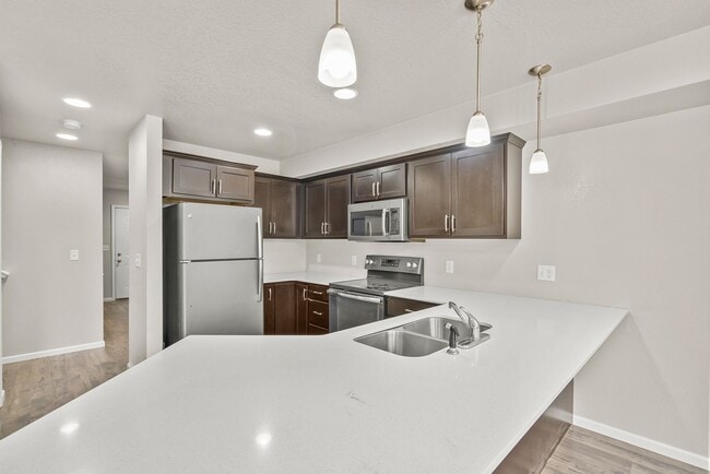 Photo - 5739 Summerland Dr