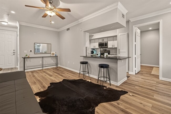 Photo - 7575 Kirby Dr Unit 2103